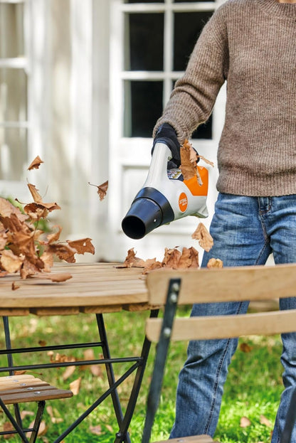 Soplador BGA 30 Stihl con 2 baterías AS2 y cargador AL1