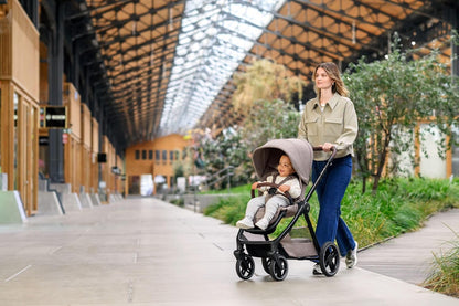 Maxi-Cosi Oxford Cochecito, 0-4 años, 0-22 kg, Plegado compacto, Asiento espacioso, reclinación ergonómica, Suspensión de última generación, 3 reclinaciones, 10 kg Amplia cesta, Twillic Truffle